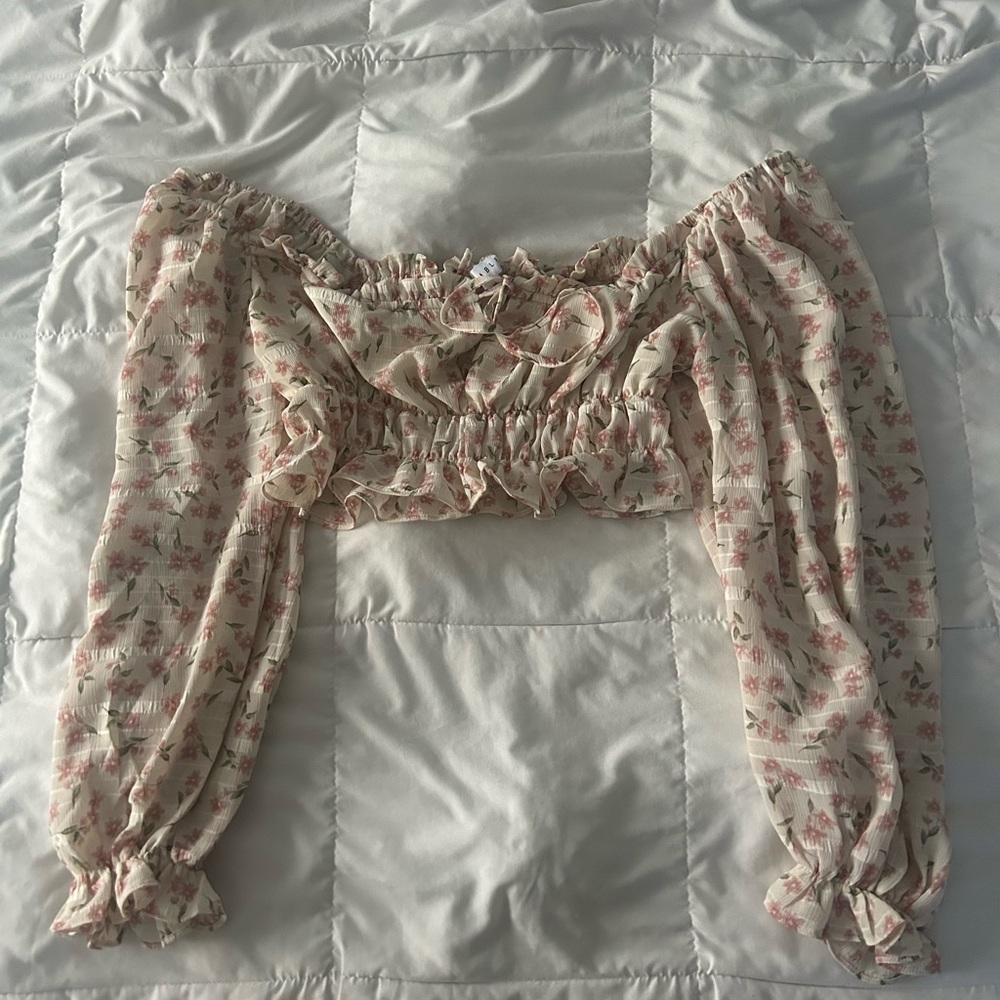 Cute top with flowers